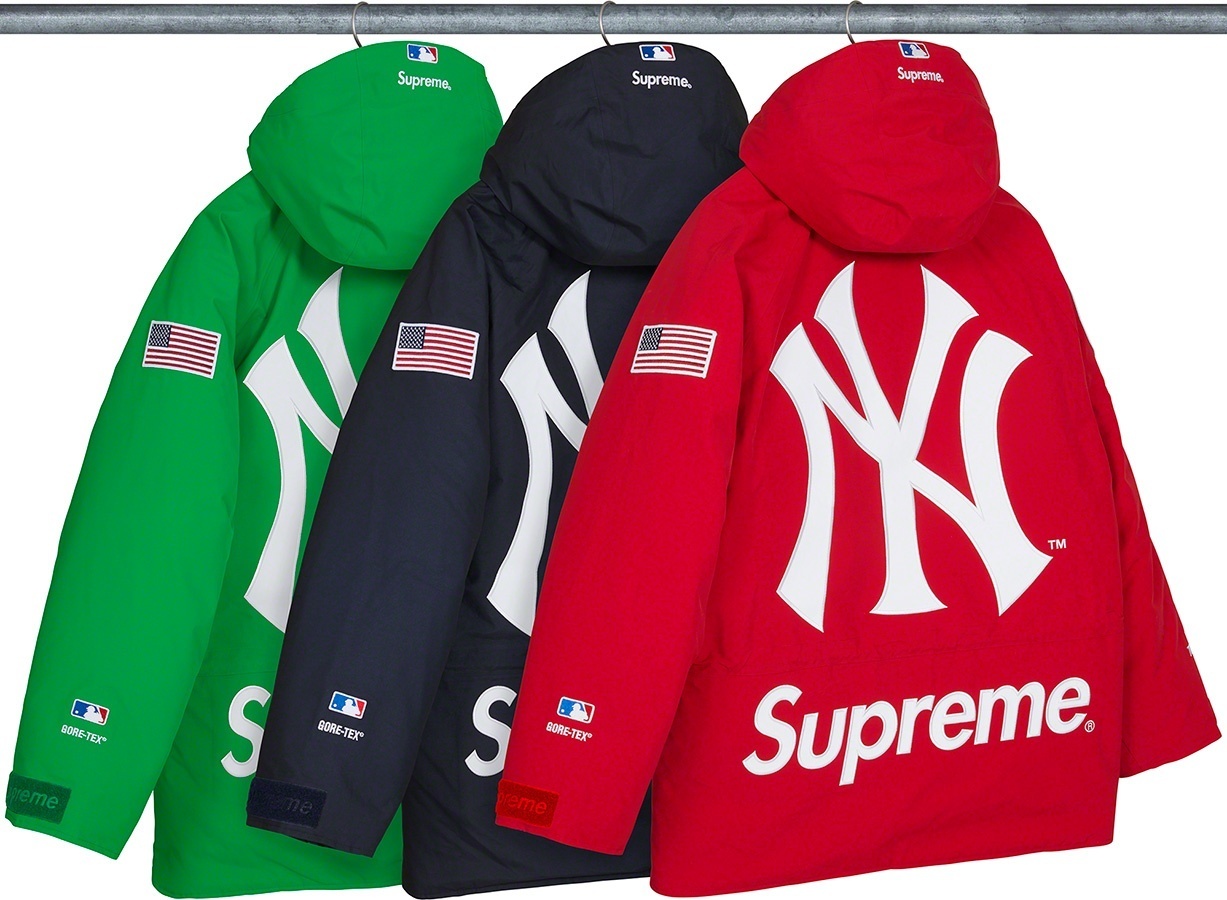 Supreme®/New York Yankees™ GORE-TEX 700-Fill Down Jacket